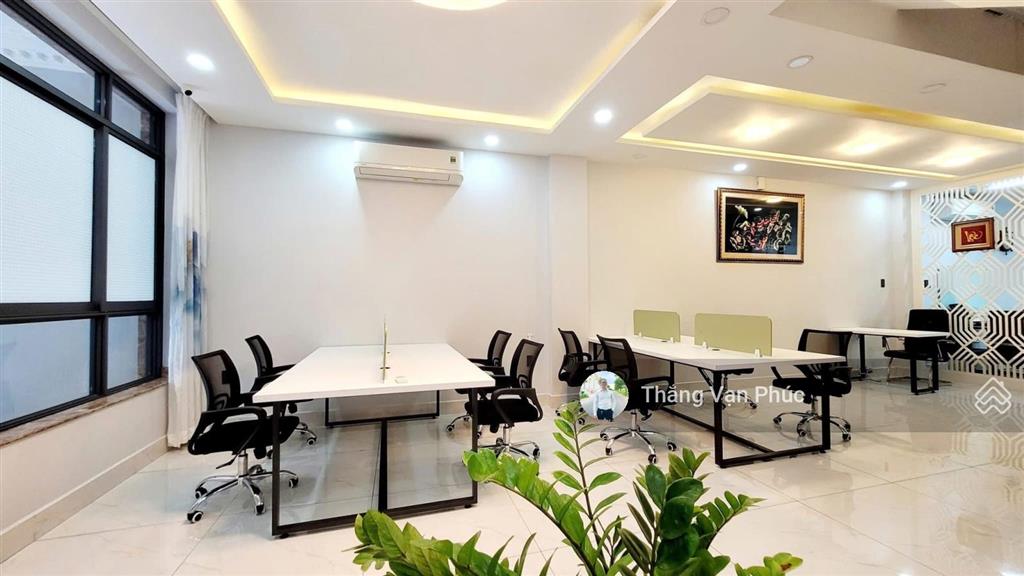 Cho thuê tầng trệt văn phòng, đẹp thoáng, 2 máy lạnh 12 triệu, vị trí gần trường học emasi