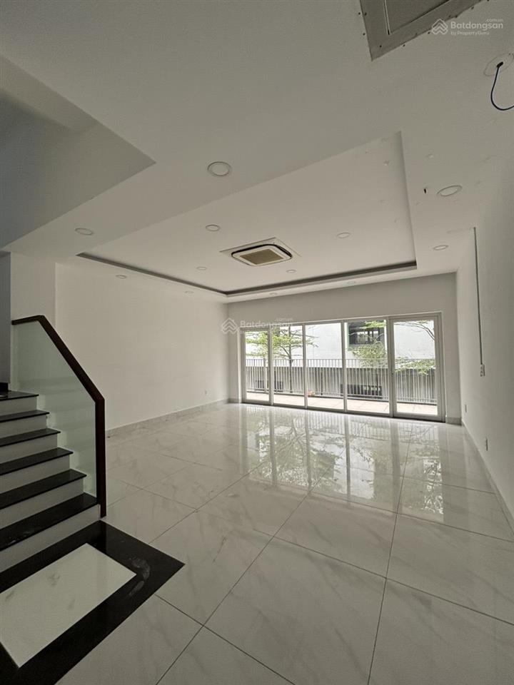 Nhà phố sala mặt tiền đường b2  5 tầng hoàn thiện đẹp giá 110 triệu