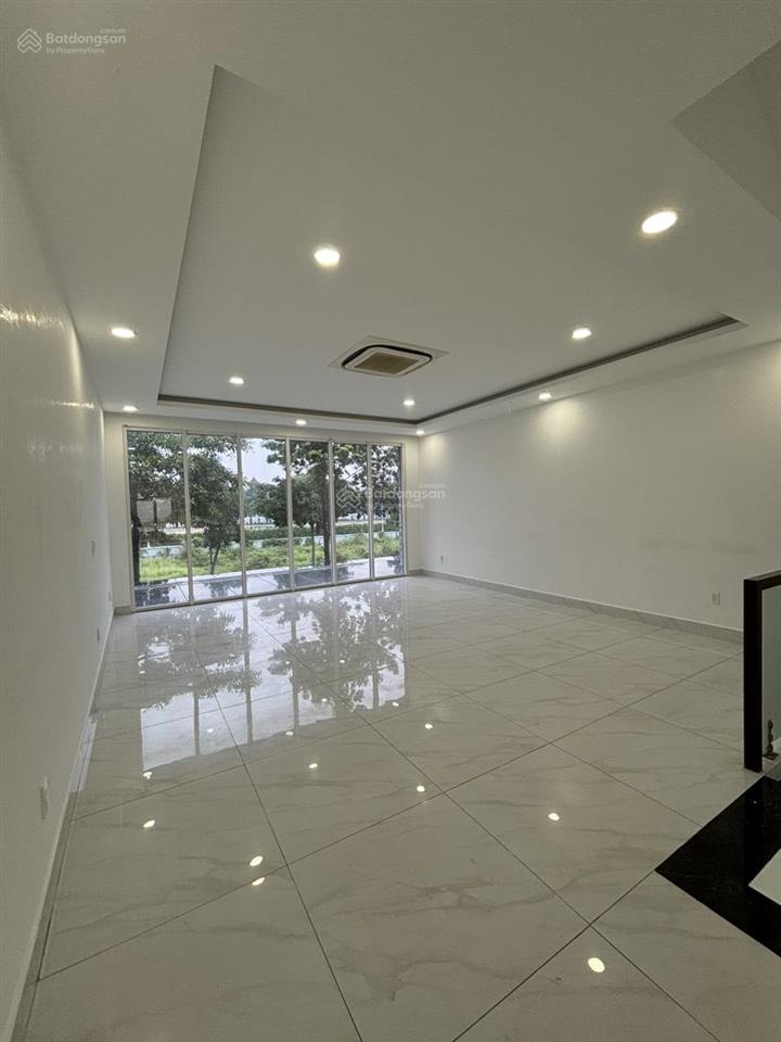 Nhà phố sala mặt tiền đường b2  5 tầng hoàn thiện đẹp giá 110 triệu