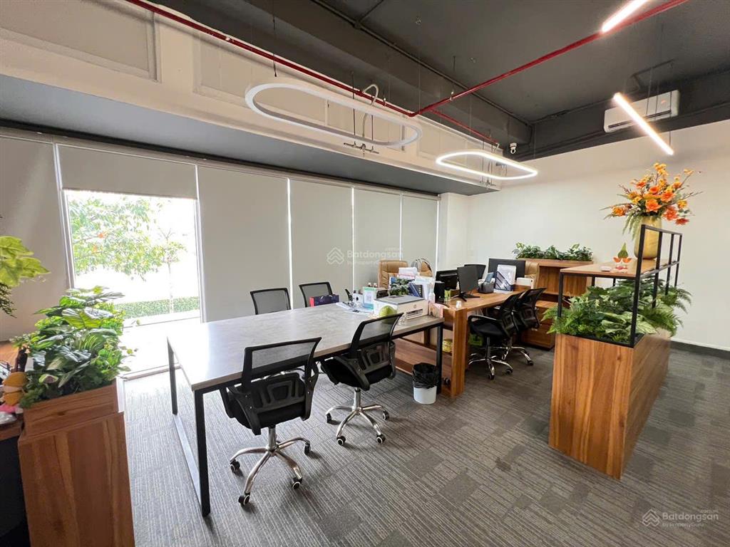 Shophouse sarina, 3 tầng, dtsd 230m2, giá 110 triệu/tháng hoàn thiện đẹp