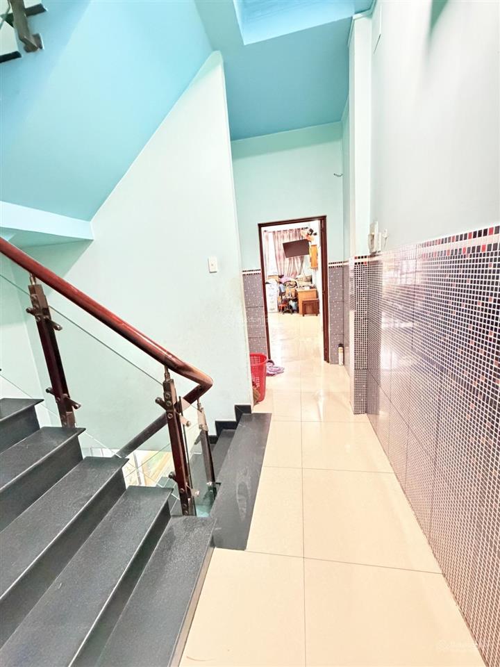 Mặt tiền cách mạng  tân thành  tân phú 61m2  4tầng  9tỷ6..,,tl