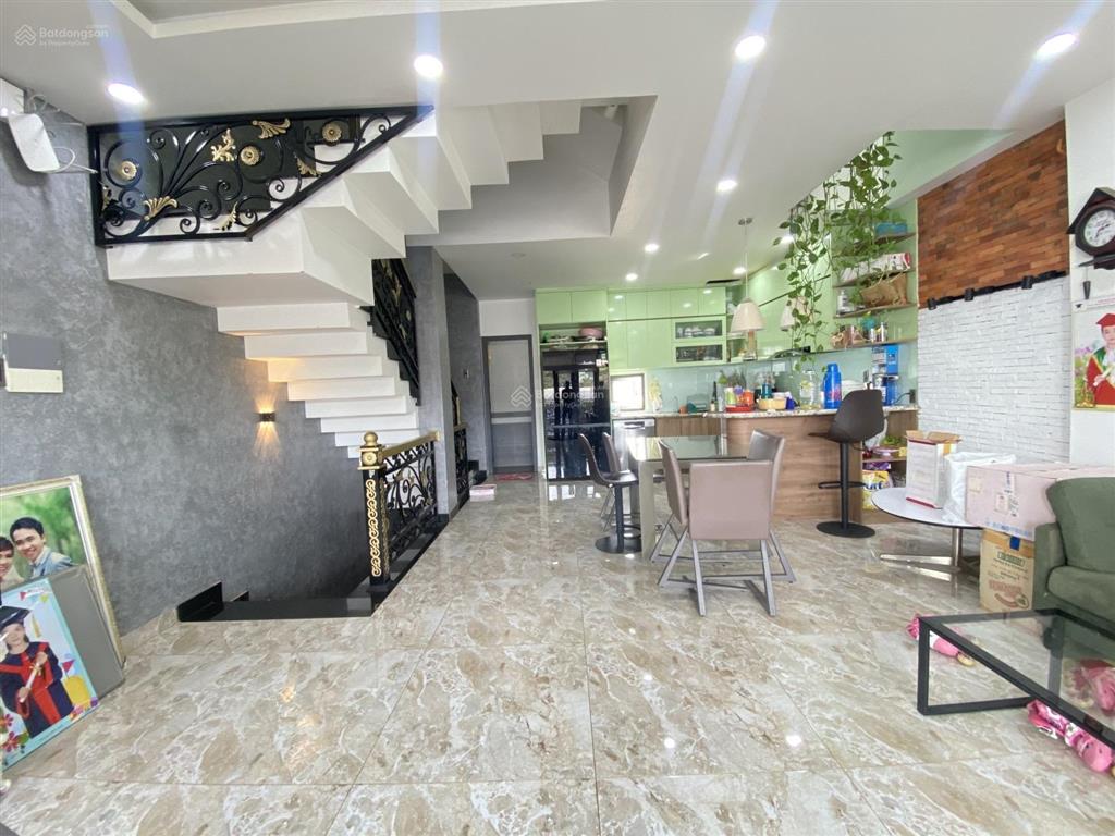 Nhà đẹp  sát mặt tiền kênh tân hoá  tân phú 65m2  4tầng  8tỷ9..tl
