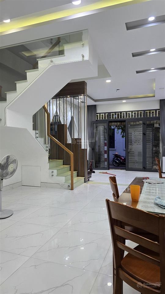 Nhà đẹp  nguyễn hữu tiến tân phú  57m2  3tầng  7tỷ5..tl