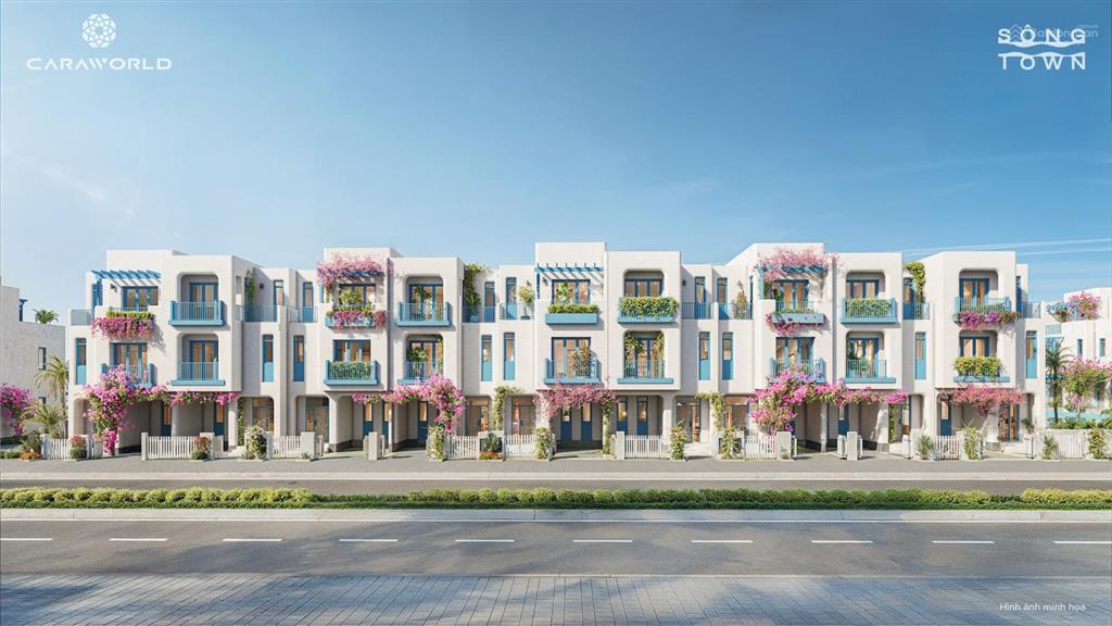 Bán gấp nhà phố 144m2 xẻ khe. giá 6,8 tỷ. view trước nhà là biển cam ranh, sau là công viên. có sổ