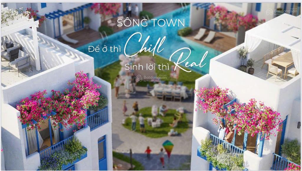Bán gấp nhà phố 144m2 xẻ khe. giá 6,8 tỷ. view trước nhà là biển cam ranh, sau là công viên. có sổ