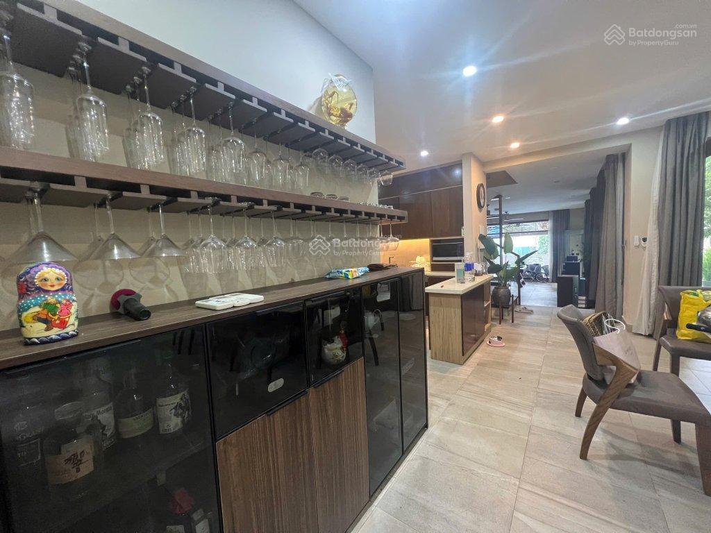 Bán biệt thự khu q ciputra dt 400m2