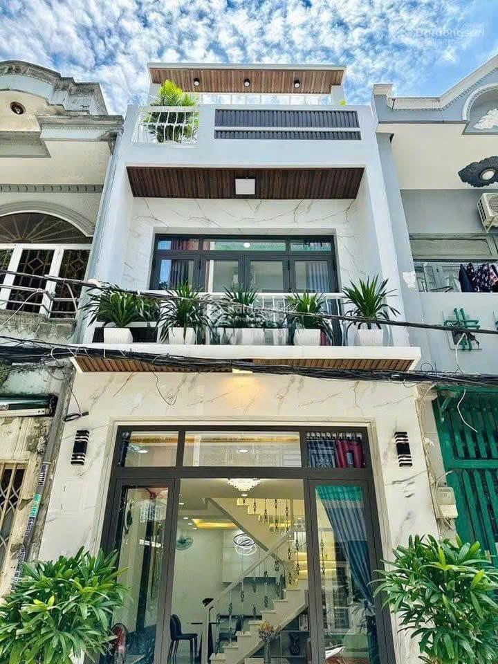 Nhà cao thắng, quận 10, giá chỉ 5 tỷ nhỉnh , ở hay kinh doanh đều phù hợp, hợp đồng thuê 32 triệu