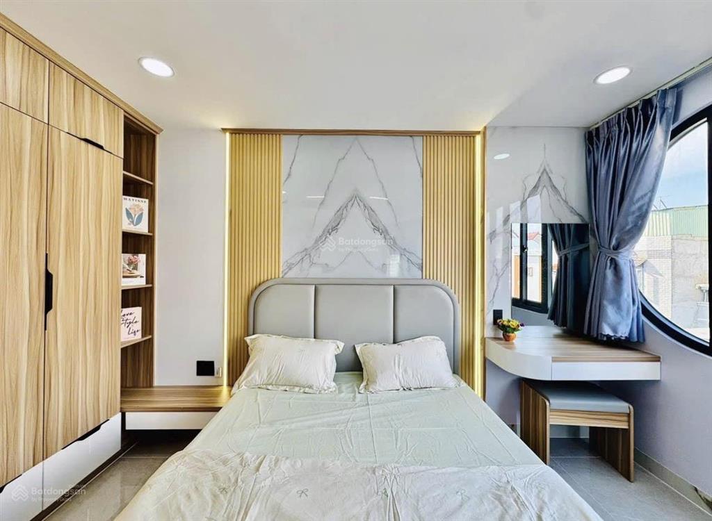 Sở hữu nhà trung tâm quận 1, đường hồ hảo hớn, giá chỉ 4 tỷ 730 triệu, ngay trường đại học văn lang