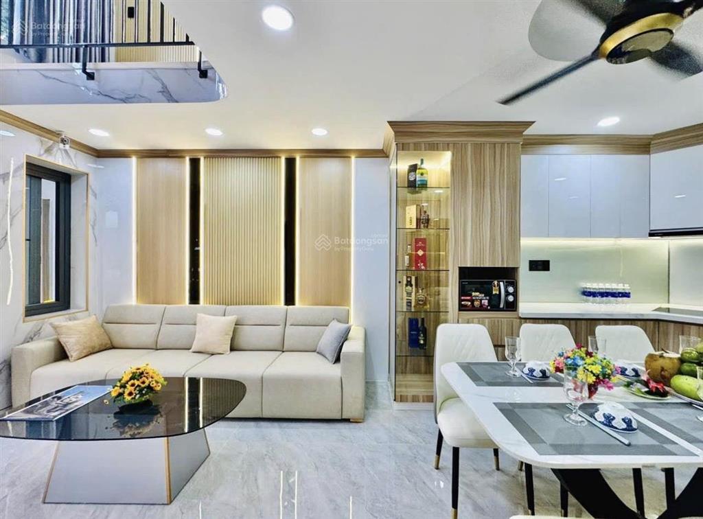 Sở hữu nhà trung tâm quận 1, đường hồ hảo hớn, giá chỉ 4 tỷ 730 triệu, ngay trường đại học văn lang