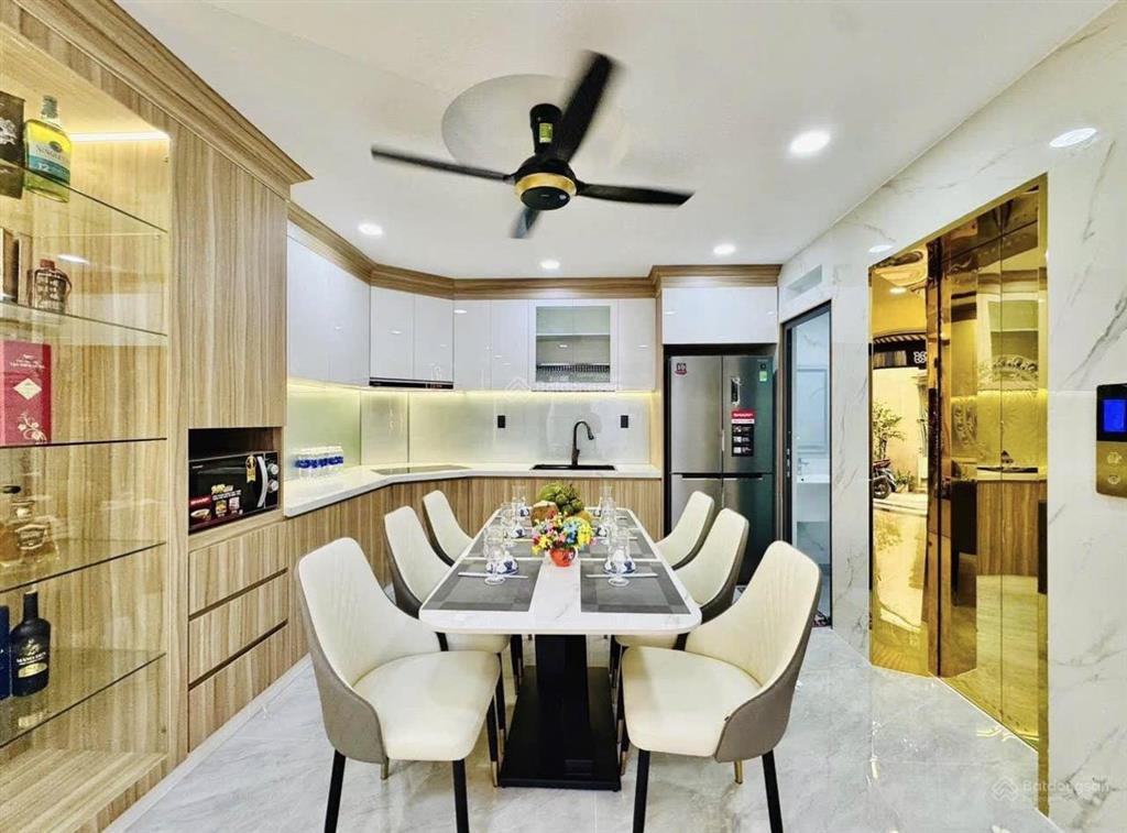 Sở hữu nhà trung tâm quận 1, đường hồ hảo hớn, giá chỉ 4 tỷ 730 triệu, ngay trường đại học văn lang