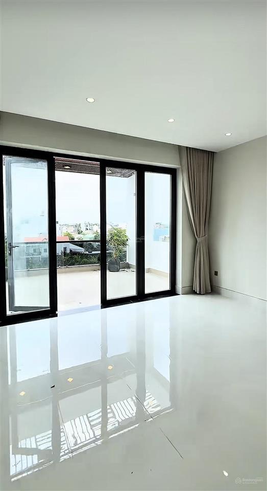 Chốt nhanh căn nhà nằm ngay lê thị hồng, gò vấp. dt khủng 125m2 mà giá chỉ 3.89 triệu, thuê 23tr/th