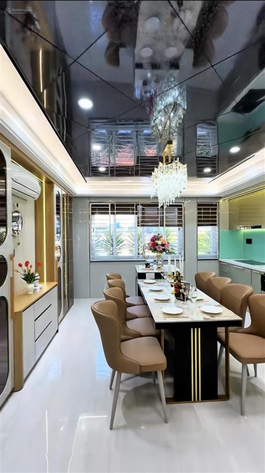 Không có căn thứ 2! nằm ngay huỳnh đình hai, bình thạnh/108m2. giá chỉ 4 tỷ 560 triệu,thuê 25 triệu