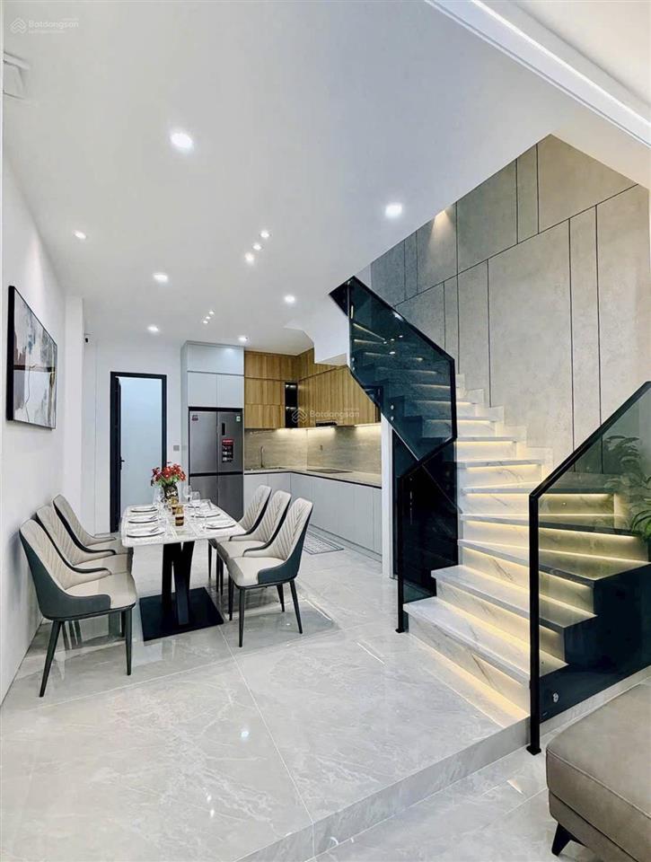 Nhanh tay sở hữu căn nhà ngay tân thành, quận 11. giá chỉ 3 tỷ 010 triệu/ 52m2, thuê 23 triệu