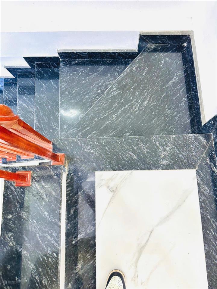 Bán nhà hàng xóm times city xây dựng riêng biệt 40m2 5,5t 6,8tỷ có bớt sổ đỏ riêng.  0961 579 ***