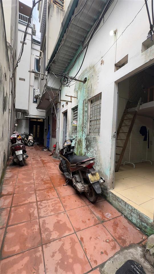 Bán đất tặng nhà 2 ngủ sổ đỏ riêng 26m2 4,98 tỷ cách ôtô 10m tam trinh mới mở 50m  0961 579 ***