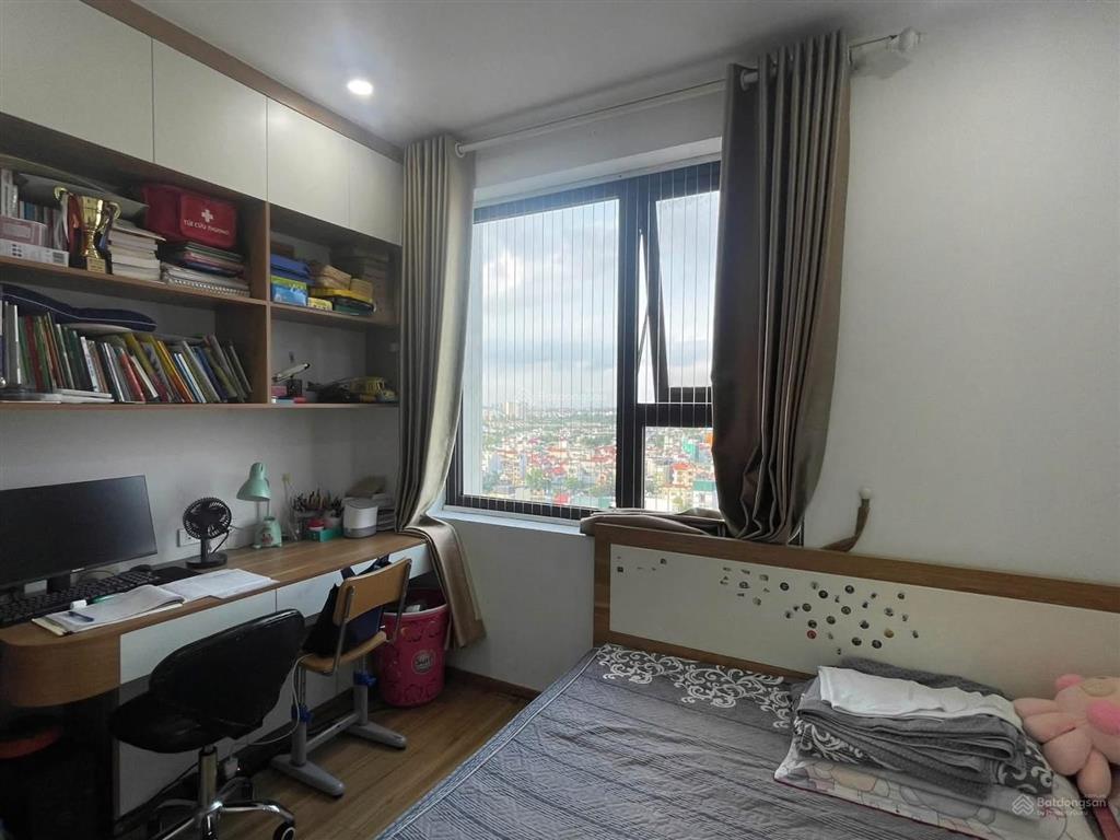 Sổ đỏ sang tên ngay full nội thất về ở luôn, 2 ngủ 2 vs, 4,15 tỷ vnd, 58,5m vs55m 0961 579 ***