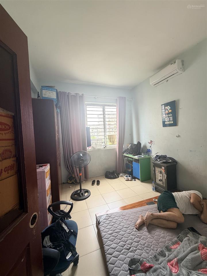 Bán chung cư đền lừ sổ đỏ chính chủ tầng trung, 2,95 tỷ, 56m2, 2pn, 1wc, nội thất đầy đủ 0961 579 ***