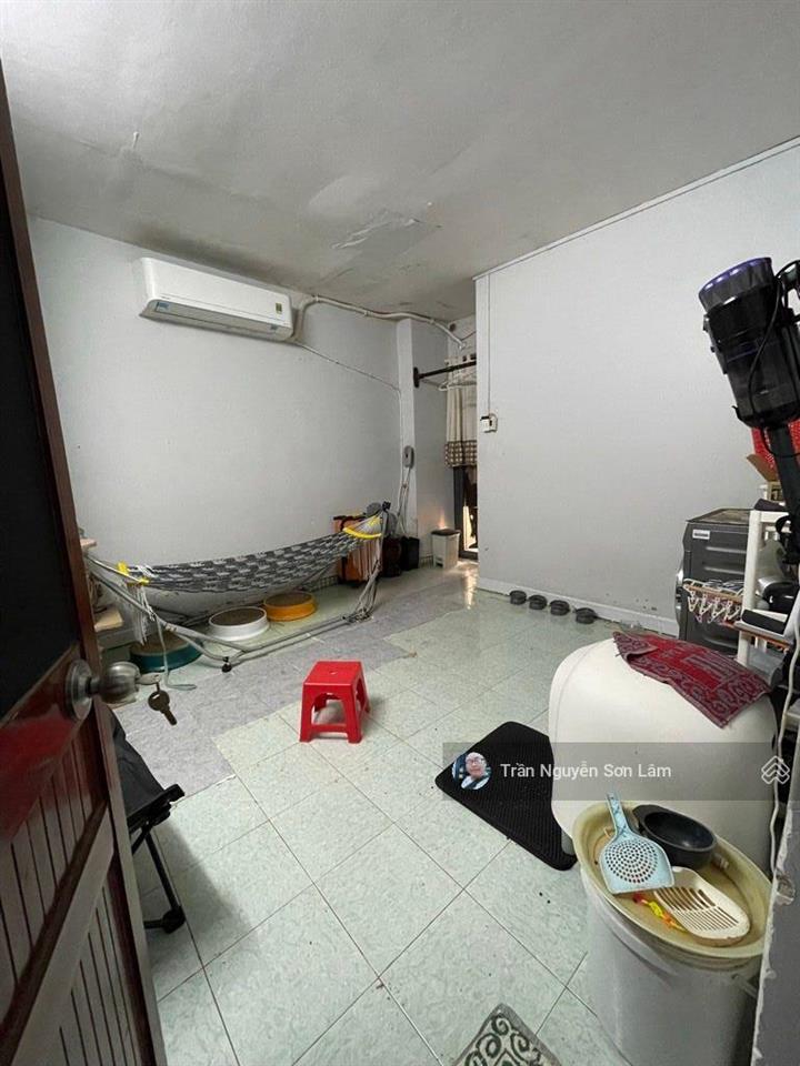 70m2 trung tâm quận 4 giá chưa đến 6 tỷ hàng ngộp!