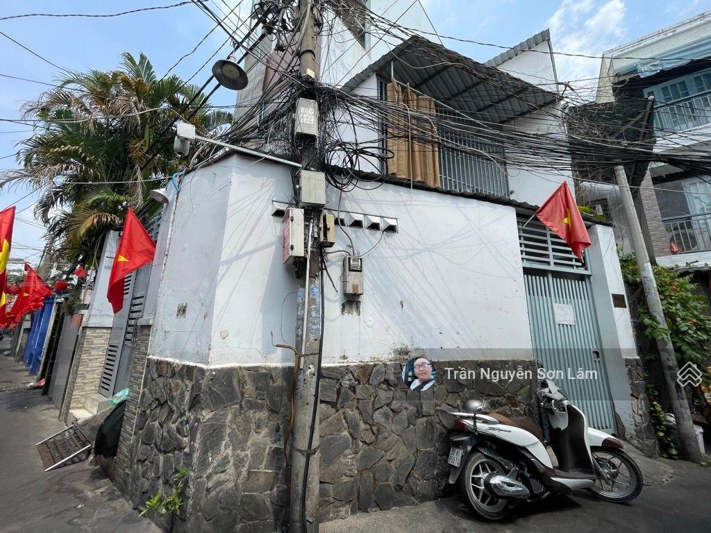 70m2 trung tâm quận 4 giá chưa đến 6 tỷ hàng ngộp!