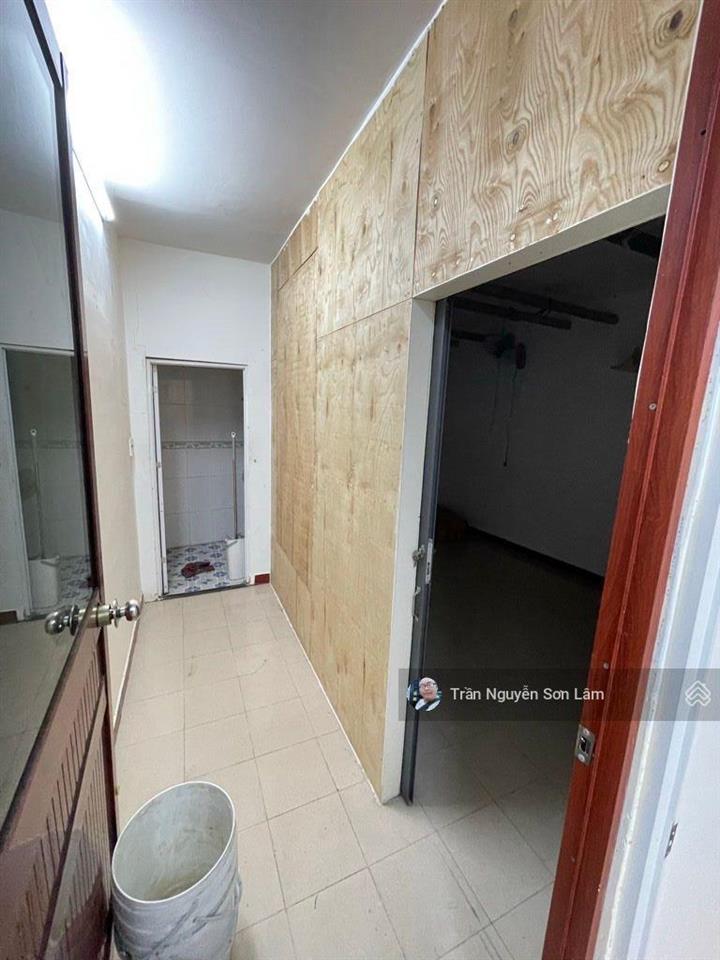 70m2 trung tâm quận 4 giá chưa đến 6 tỷ hàng ngộp!