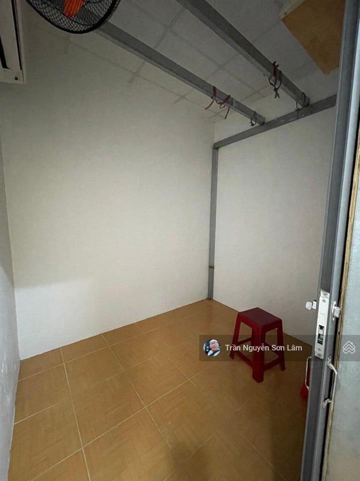 70m2 trung tâm quận 4 giá chưa đến 6 tỷ hàng ngộp!