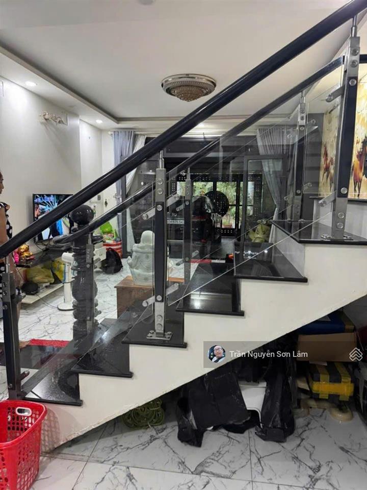 Bán nhà mặt tiền 105d trịnh quang nghị, gần chợ bình điền, 110m², 3 tầng, xe hơi trong nhà