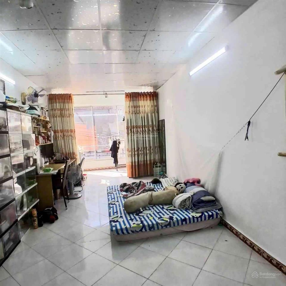 Bán gấp nr tại hẻm 28, âu dương lân, 49m2, 6,9 tỷ vnd