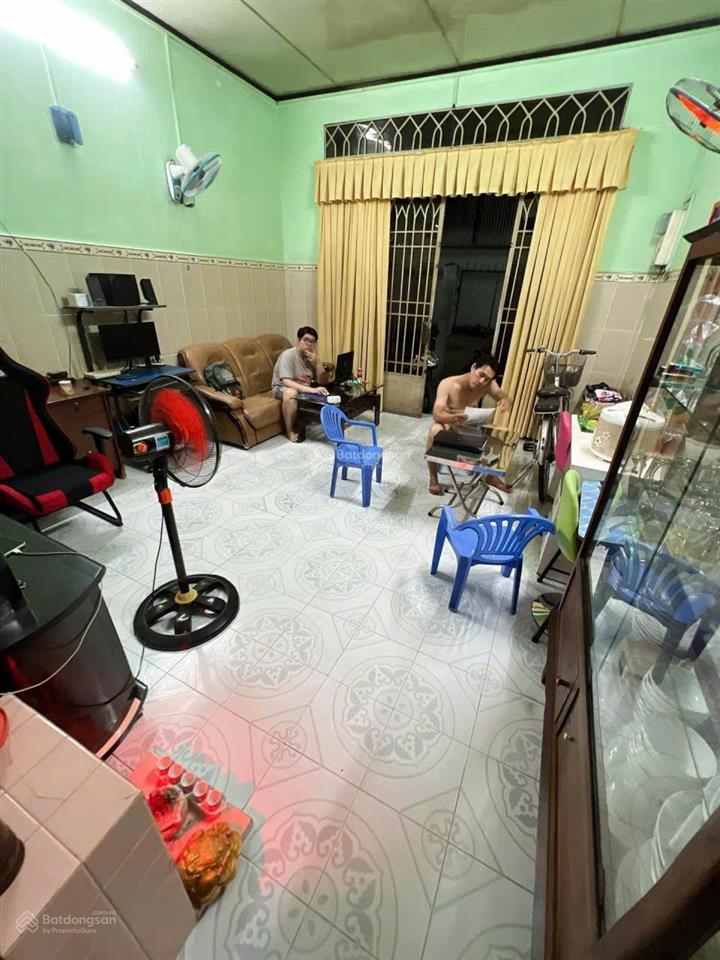 Nhà hẻm 6m xe hơi vào tận nhà, dt 72m², hướng đông, khu dân cư hiện hữu, quận 8