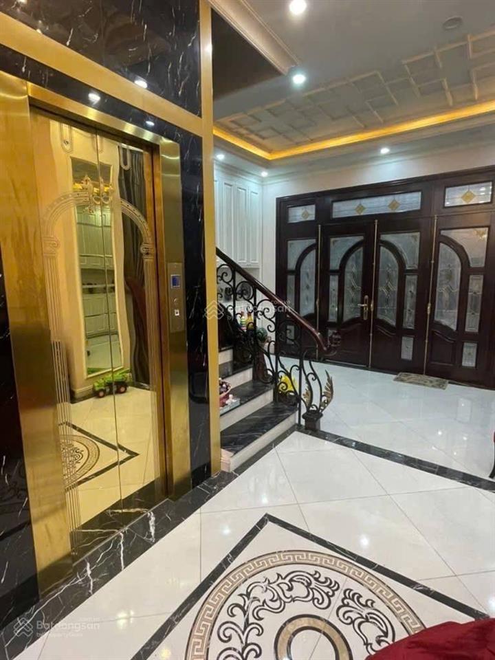 Bán nhà, gần 106 hoàng quốc việt, cầu giấy 48m2, hơn 12 tỷ, 2 thoáng, 6 ngủ, ô tô ngủ cạnh cửa