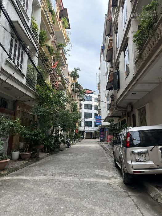 Bán nhà, gần 106 hoàng quốc việt, cầu giấy 48m2, hơn 12 tỷ, 2 thoáng, 6 ngủ, ô tô ngủ cạnh cửa