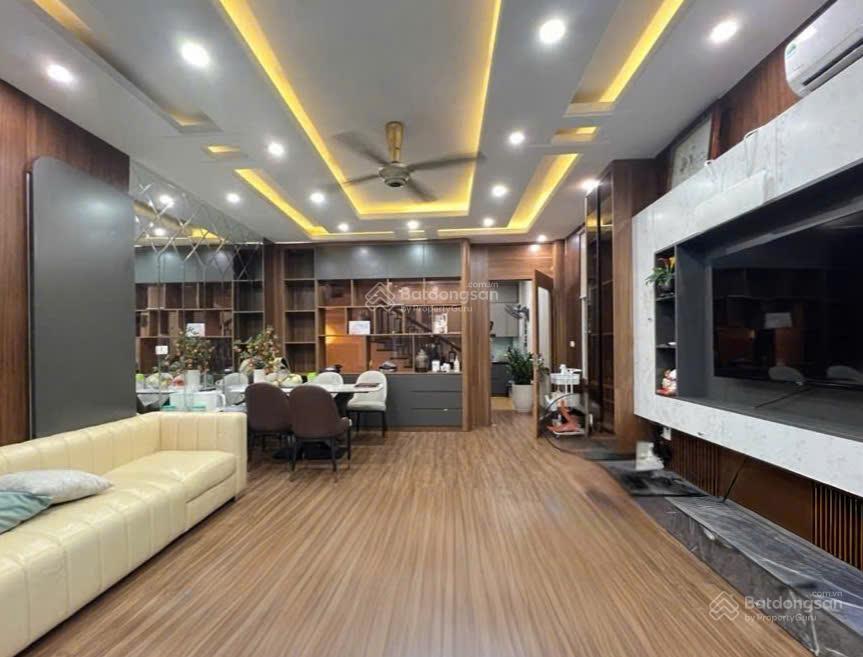 Bán nhà, gần 106 hoàng quốc việt, cầu giấy 48m2, hơn 11 tỷ, thang máy, 45 chỗ đón đầu ngõ
