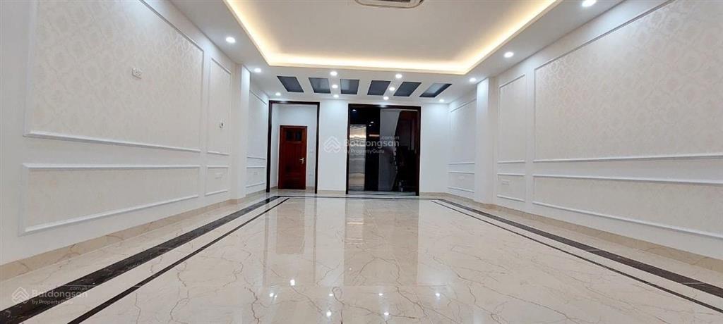 Bán nhà sát nguyễn văn huyên, cầu giấy 48m2, 11 tỷ, thang máy, view hồ tây, công viên nghĩa đô