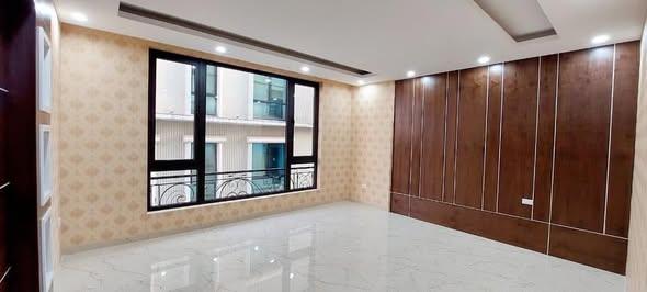 Bán nhà sát nguyễn văn huyên, cầu giấy 48m2, 11 tỷ, thang máy, view hồ tây, công viên nghĩa đô