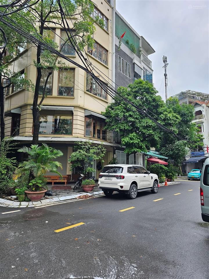 Bán nhà sát nguyễn văn huyên, cầu giấy 62m2, hơn 13 tỷ, đẹp long lanh, 88m công viên nghĩa đô