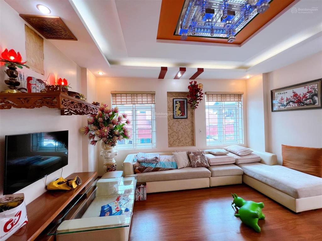 Bán nhà, trần quốc hoàn, cầu giấy 52m2, thang máy chờ 450kg, 13 tỷ, ô tô phi vèo vèo, kinh doanh