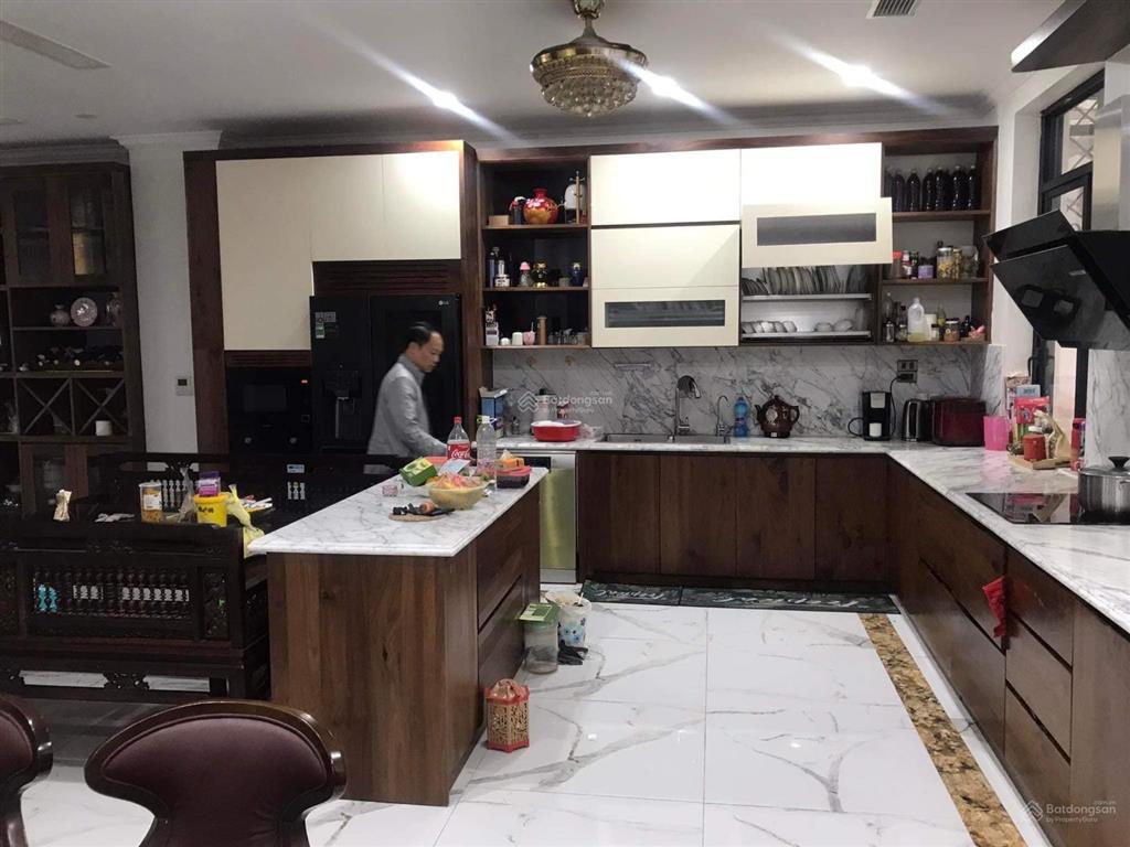 Bán nhà, phân lô trần quý kiên, cầu giấy 60m2, 20 tỷ, thang máy, văn phòng, vỉa hè, 45 chỗ đỗ
