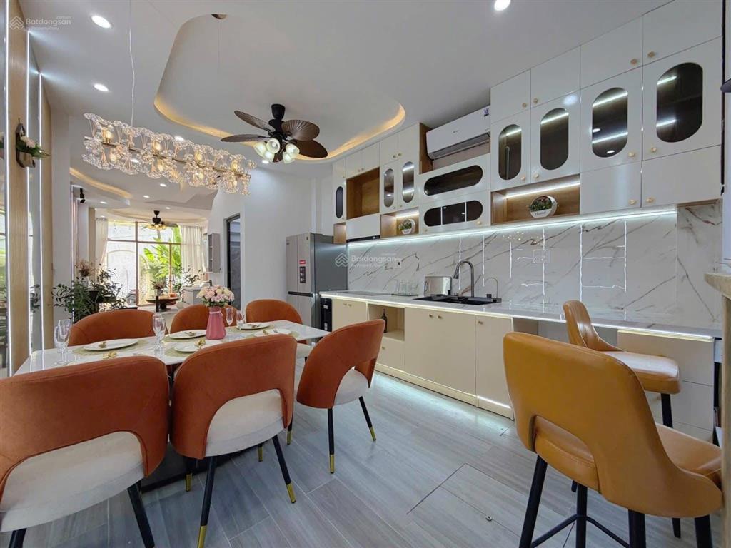 Bán nhà, phân lô trần quý kiên, cầu giấy 70m2, 24 chỗ, vỉa hè, 25 tỷ, thang máy, chủ nhà bán kín