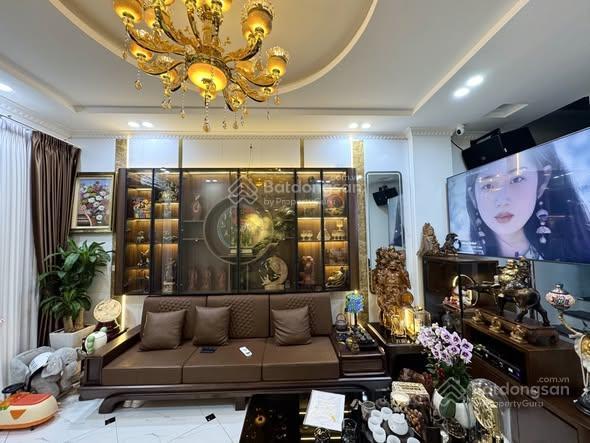 Bán nhà, chủ nhà đi bộ ra trung kính, cầu giấy 41m2, 5 tầng, hơn 9 tỷ, mới tinh, ở luôn