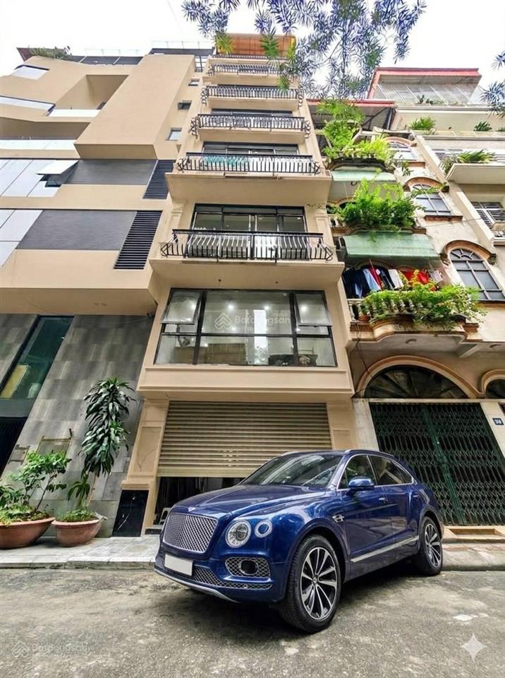Bán nhà, chủ nhà bán kín, duy tân, cầu giấy hơn 10 tỷ, 45m2, thang máy, oto 16 chỗ đón đầu ngõ