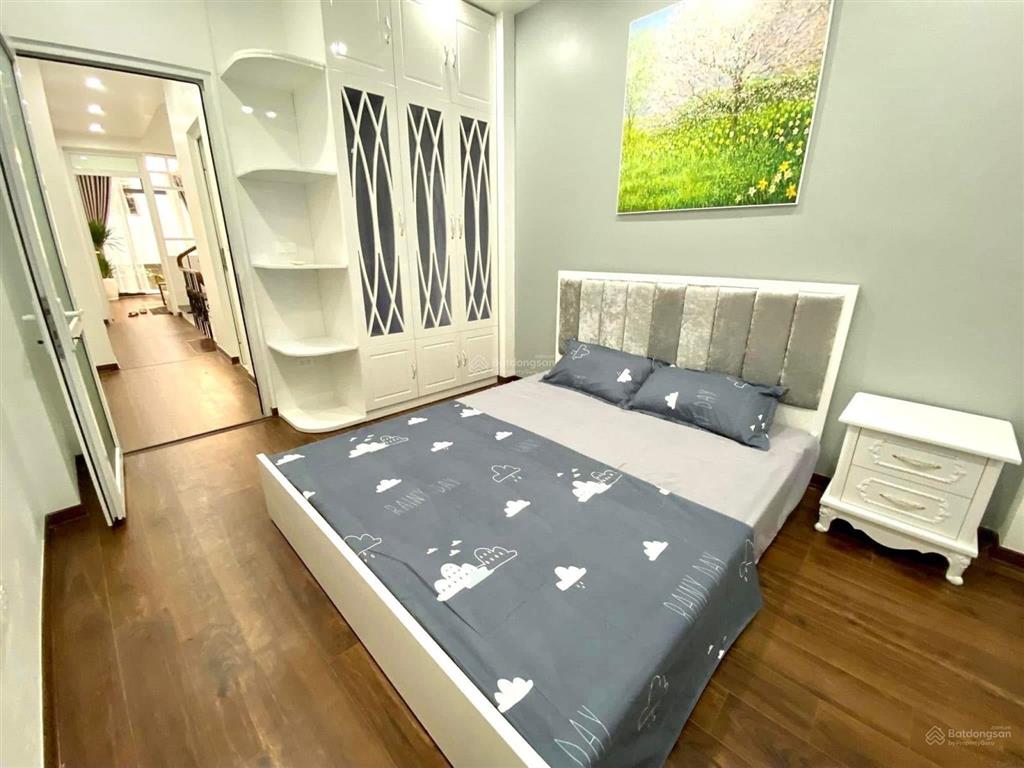 Bán nhà ngã tư thái hà  44m2  vị trí đỉnh  nhà đẹp dân xây tâm huyết  sân xe riêng  giá hời