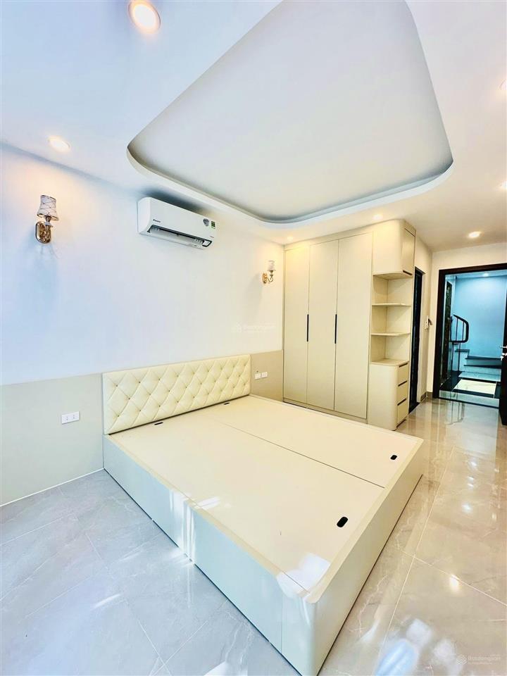 Bán nhà hoàng ngân, ngõ thông gần phố, nhà mới 33m2 x 5 tầng bề thế