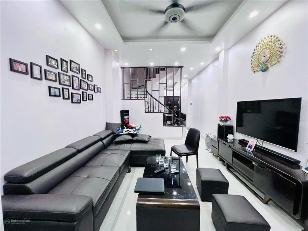 Bán nhà quan nhân, ngõ thông, 30m ra ô tô, gần phố, 35m2*4t full nội thất hàng chất