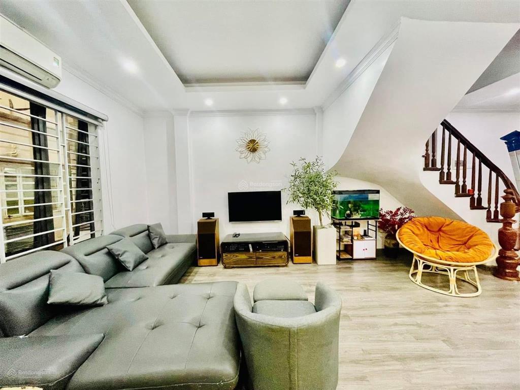 Bán nhà khương đình, 15m ra phân lô ô tô tránh đỗ, ba gác tận cửa, 4.3m mặt tiền, nhà đẹp ở ngay