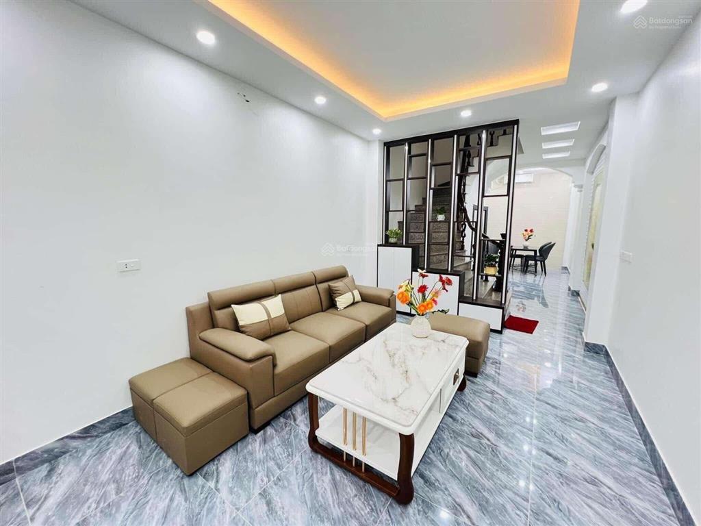 Bán nhà hoàng ngân, ô tô đỗ cửa, ngõ thông, 4.2m mặt tiền, 5 tầng lực lưỡng