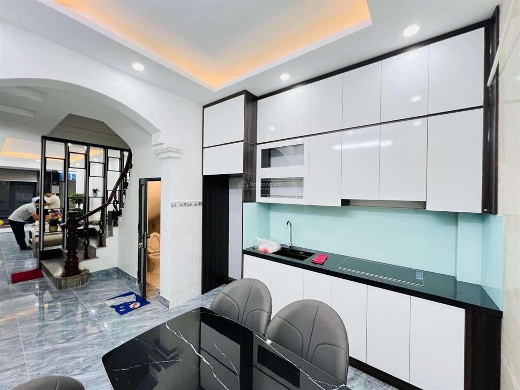 Bán nhà hoàng ngân, ô tô đỗ cửa, ngõ thông, 4.2m mặt tiền, 5 tầng lực lưỡng