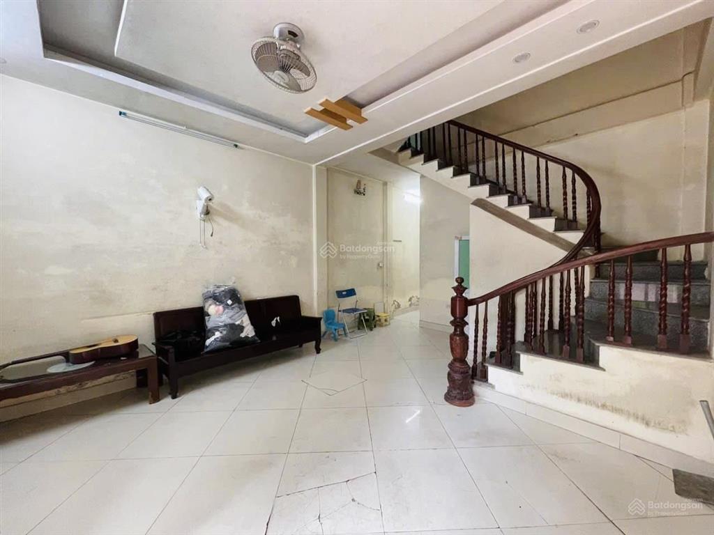 Quan nhân, 30m ra ô tô tránh, trước nhà đá bóng, 4.3m mặt tiền thông số vàng, nhà đẹp dân xây