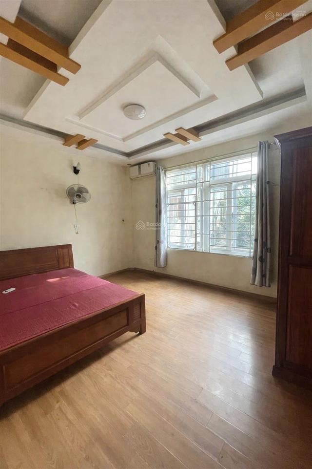 Quan nhân, 30m ra ô tô tránh, trước nhà đá bóng, 4.3m mặt tiền thông số vàng, nhà đẹp dân xây