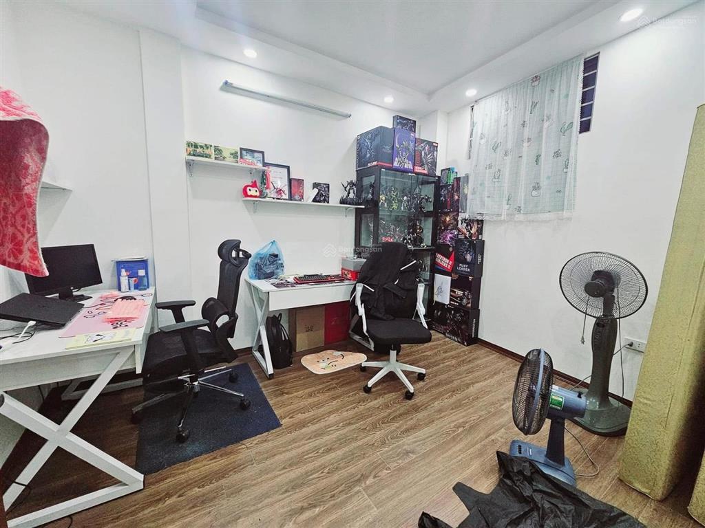 Bán nhà cự lộc, 40m2*5t 4.5m mặt tiền, nhà đẹp, hàng xóm roy, gần vin cao xà lá