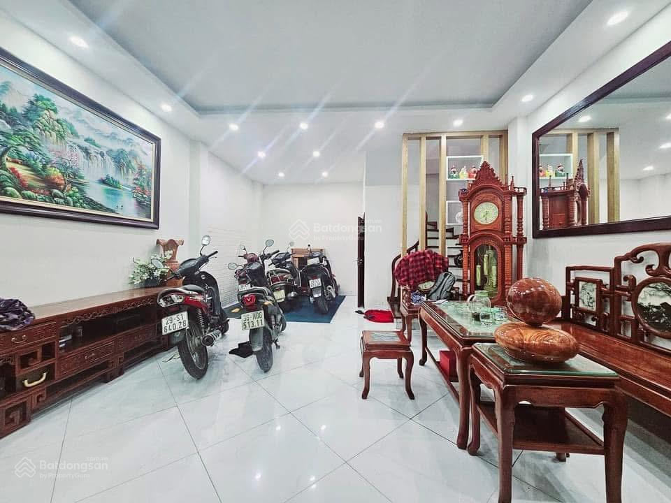 Bán nhà cự lộc, 40m2*5t 4.5m mặt tiền, nhà đẹp, hàng xóm roy, gần vin cao xà lá