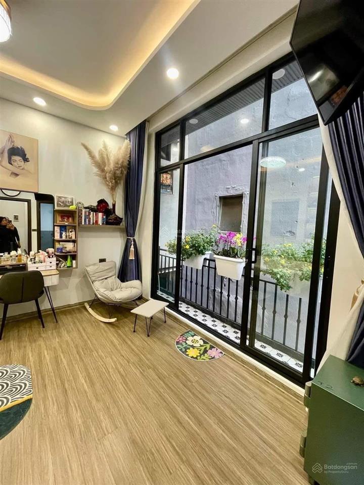 Bán nhà cự lộc, 20m ra mặt phố, hàng xóm royal city, 5 tầng, hai thoáng, khách phải nhanh